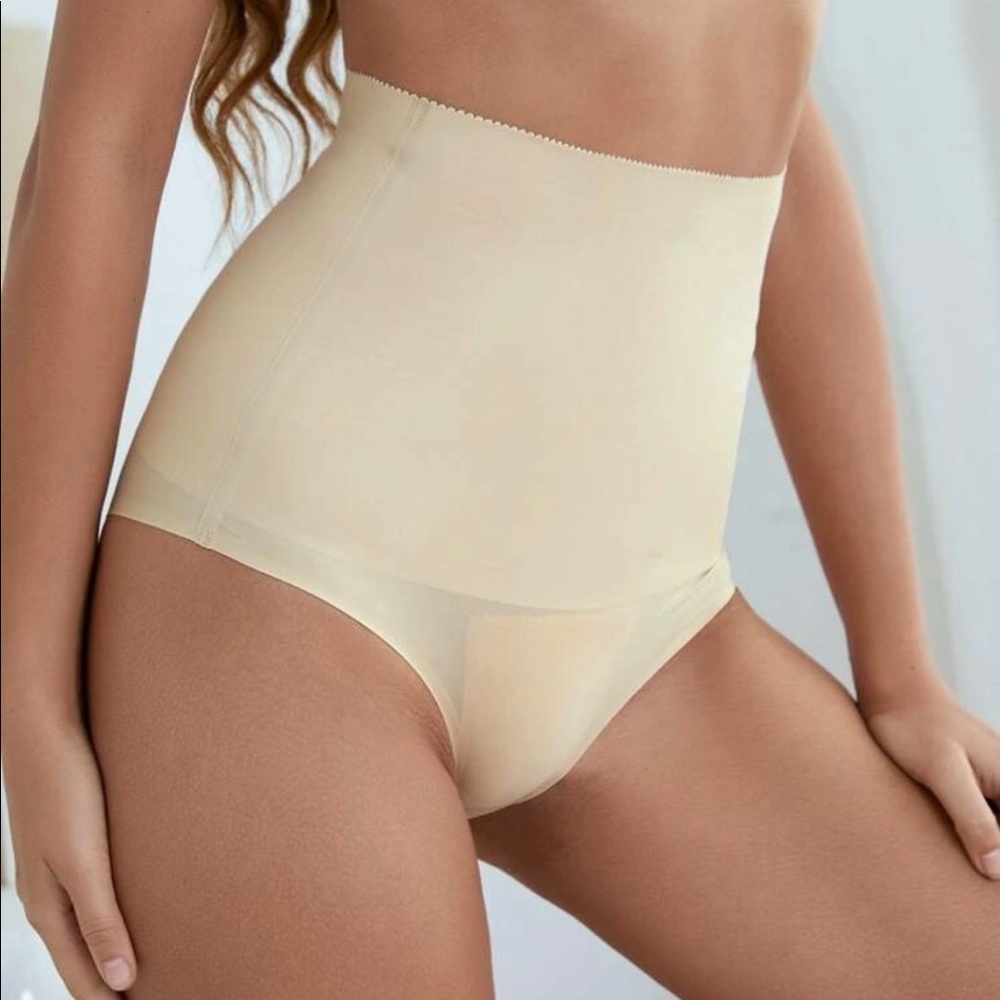 Shein Solid Seamless Shape wear Panty Size Medium